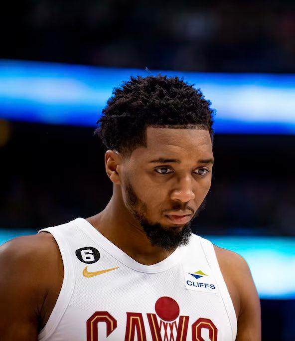 开云体育官网-花最多的钱被主场球迷狂嘘！骑士加时0分不敌黄蜂