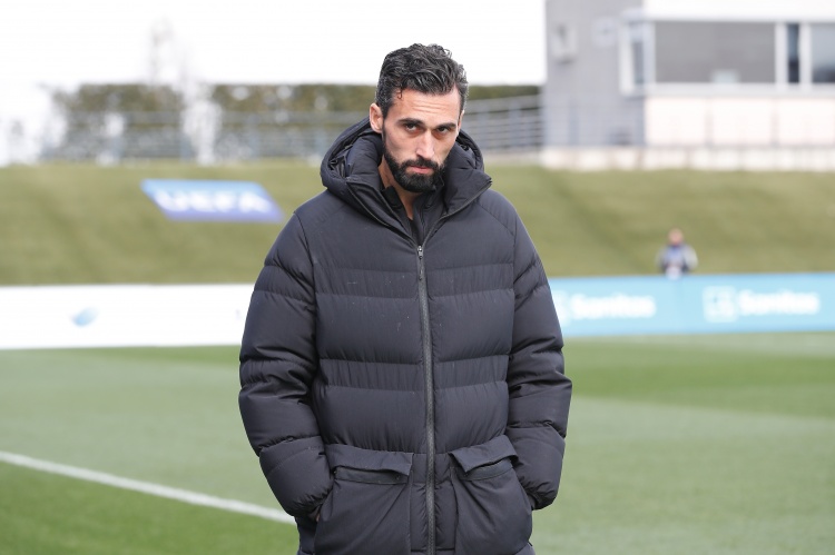 kaiyun-罗马诺：阿韦洛亚能带来冠军则继续执教，否则皇马今夏将另觅新帅