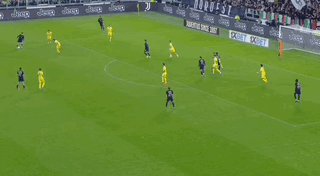 kaiyun体育官网-【意甲】卡卢卢造红牌卡瓦尔造乌龙，尤文1比0拉齐奥