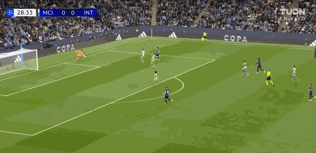 开云体育官网-【欧冠】佐默屡救险，曼城主场0比0闷平国米