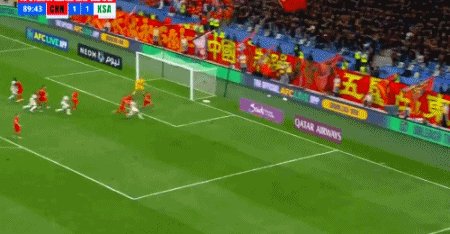 kaiyun体育官网-【世预赛】蒋圣龙造乌龙+造红牌 国足1比2沙特