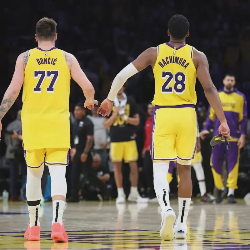 开云体育下载-进攻完美防守白给的八村塁，是继续留队还是远走高飞？