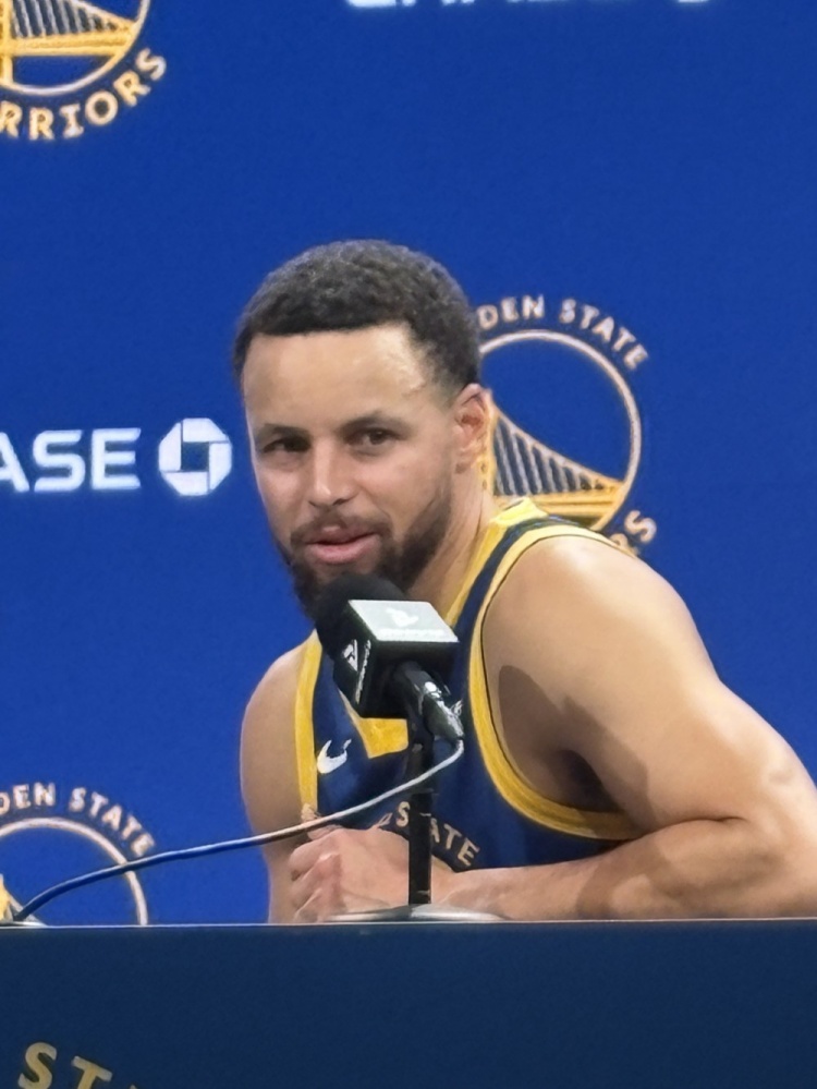 开云体育-库里：开局慢热投不进无需纠结 防守稳住了局面&amp;巴特勒带队追分