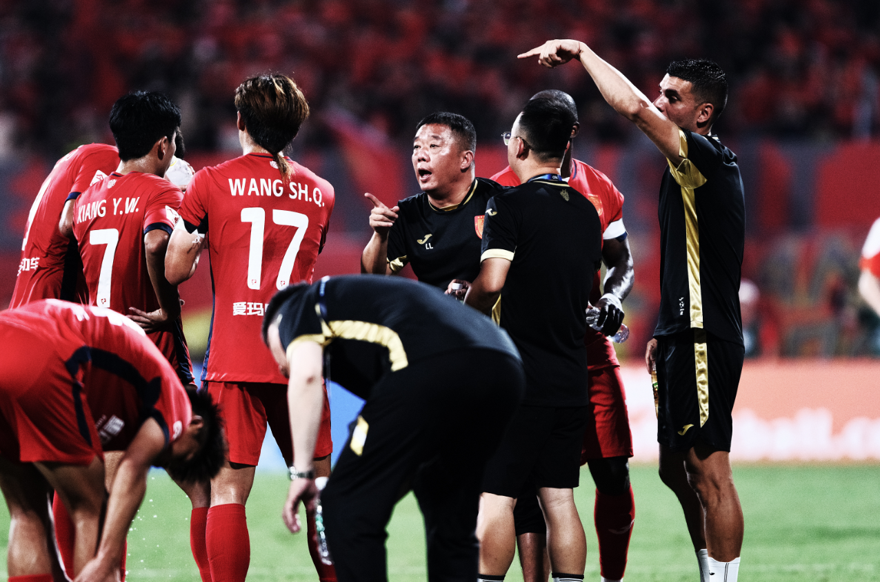 开云体育官网-恩师讲述向余望成长经历，希望8至10年培养更多向余望