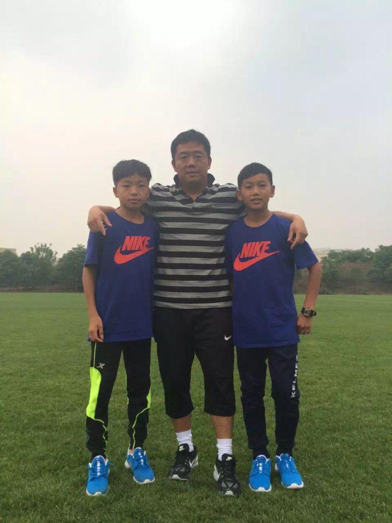 开云体育官网-恩师讲述向余望成长经历，希望8至10年培养更多向余望