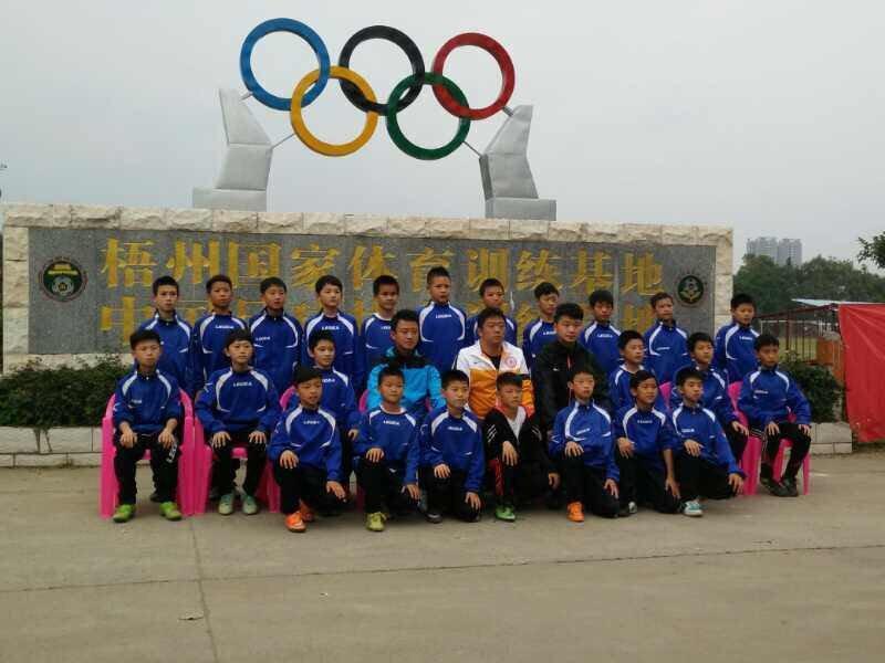 开云体育官网-恩师讲述向余望成长经历，希望8至10年培养更多向余望