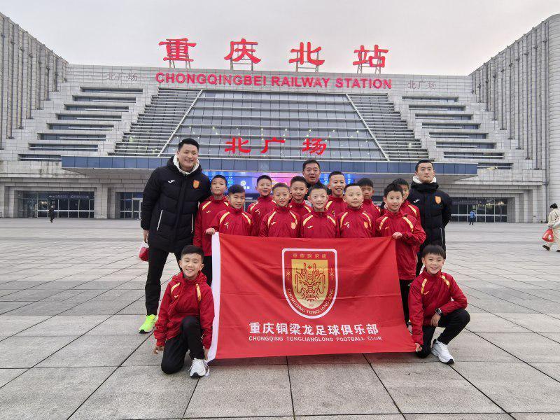 开云体育官网-恩师讲述向余望成长经历，希望8至10年培养更多向余望