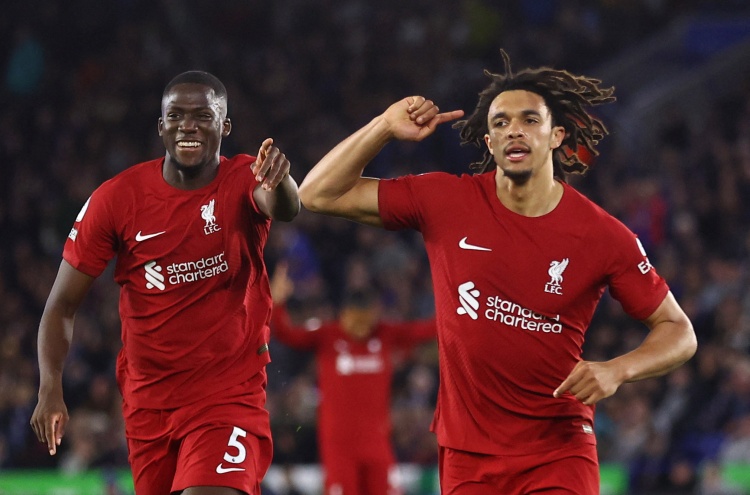 开云体育下载-早报:这树刚爬上就下树了