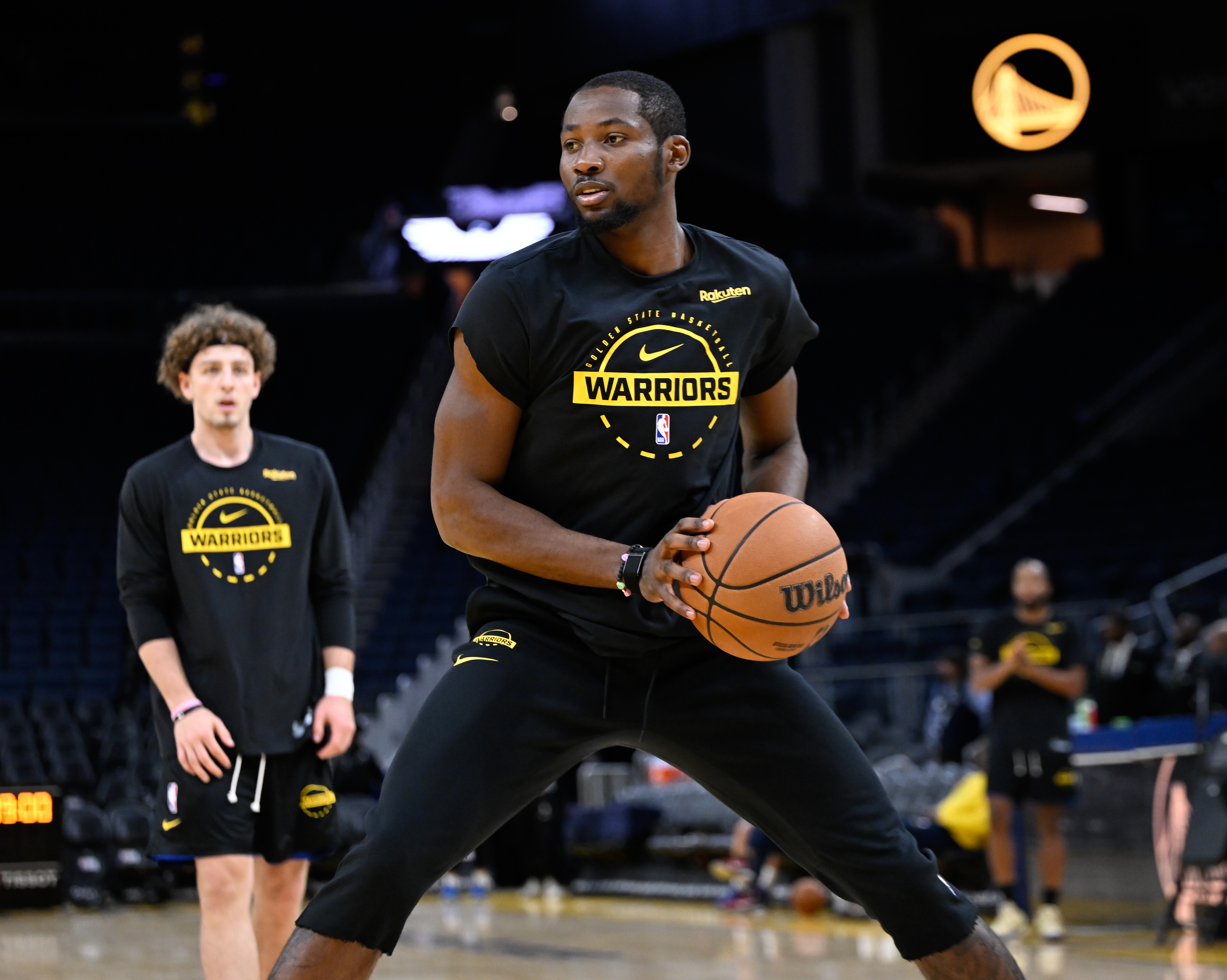 开云体育官网-勇士报价四首轮！可库里即将38&amp;科尔合同年 字母哥愿意去勇士吗？