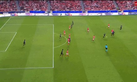 开云体育官网-【欧冠】萨内梅开二度 拜仁15分钟4球4比0胜本菲卡