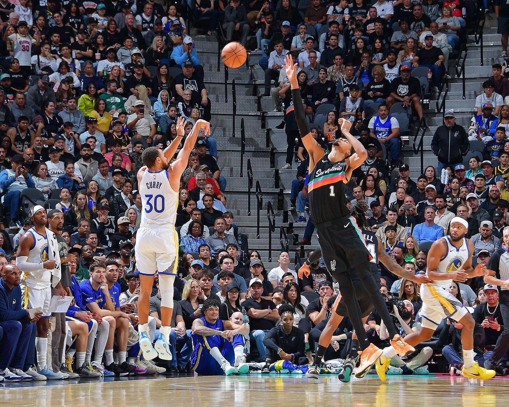 开云体育-雷吉·米勒:看文班打球是必须要有的体验 就和看乔丹&库里一样