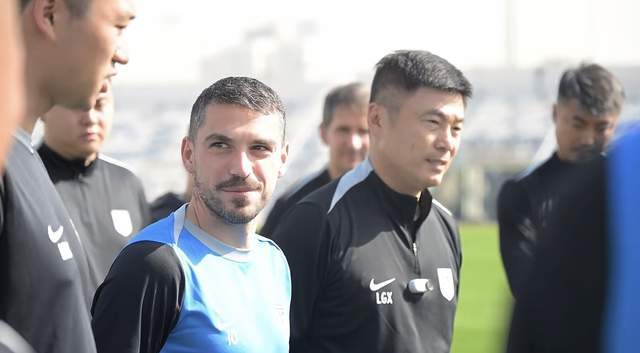 开云体育-刘祝润告别，大连英博启动新计划 寻外援+练杨铭锐 罗竞冲主力