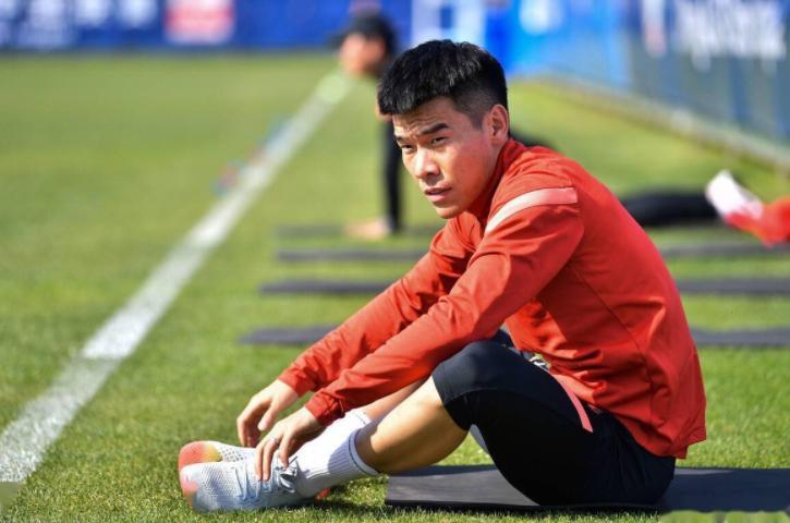 开云体育下载-他上赛季津门虎被寄予厚望，如今一分钟没踢，就被官宣离队走人