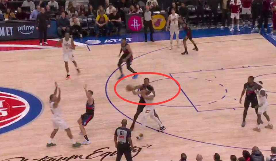 开云体育-骑士输活塞太冤?四次错漏判三次吃亏 本有望不打加时拿下胜利