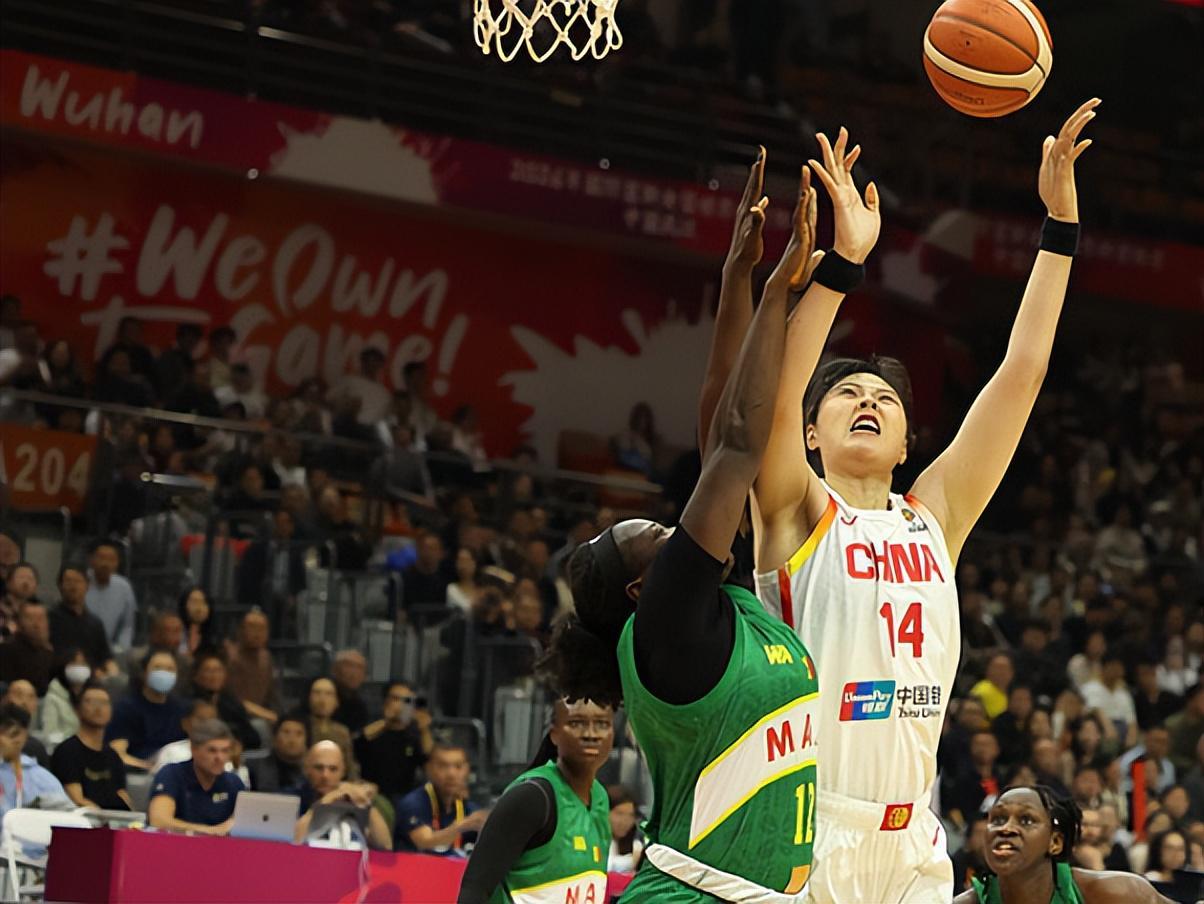 kaiyun-又美又能打!李月汝归来轰21+11,中国女篮三大中锋闪耀无解