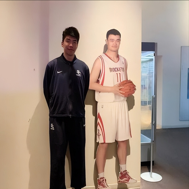 kaiyun体育官网-他是男篮名宿，拿过篮板王，如今儿子也进CBA，成为顶级中锋|余乐平|篮球|浙江队|中国男篮|浙江男篮_新浪体育_新浪新闻